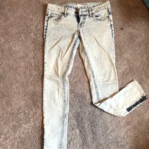 Acid Wash jeans